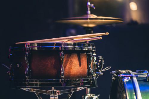 closeup-part-drum-kit-blurred-background